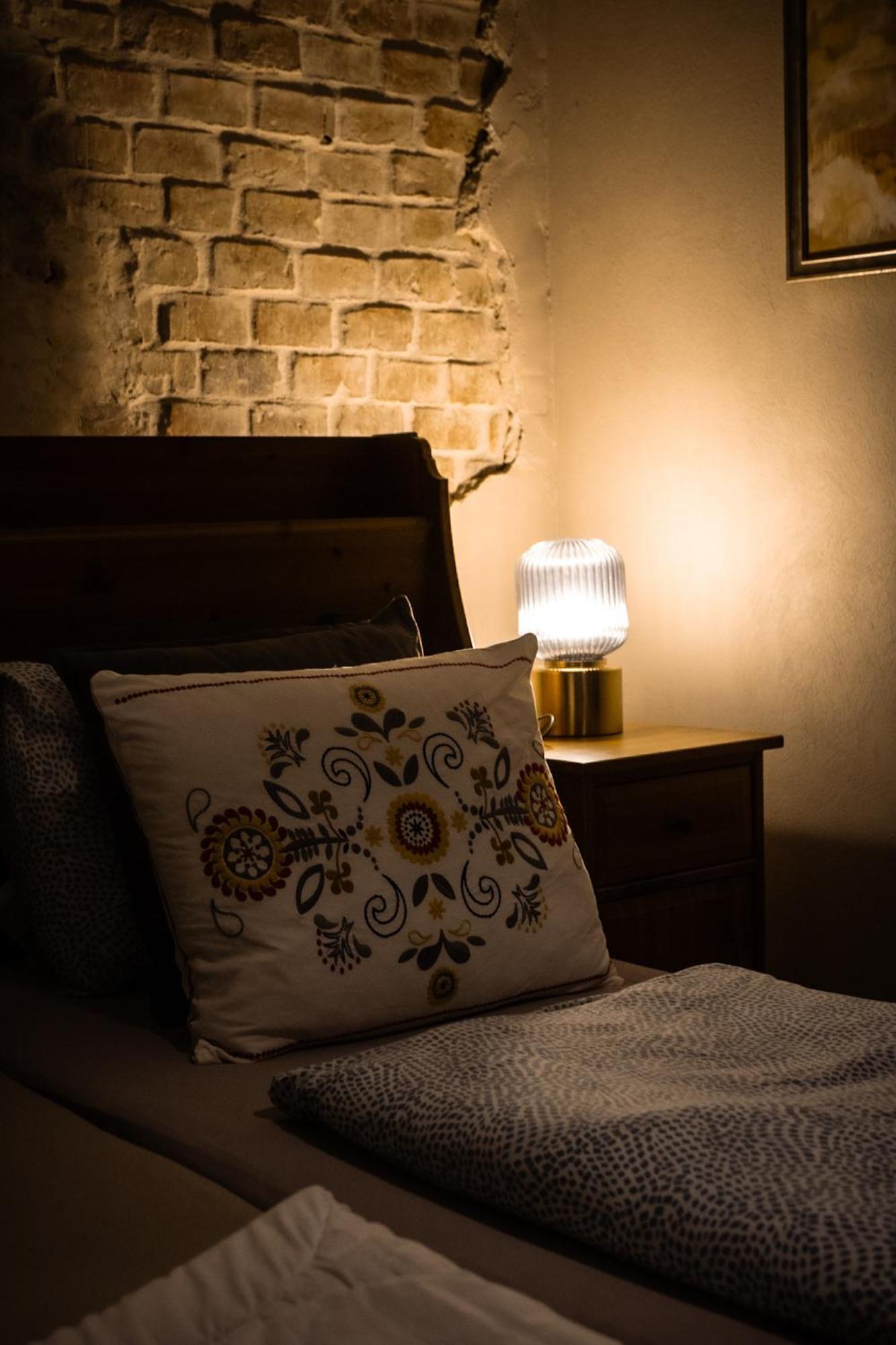 Bed and Breakfast Uroczysko Olesnica Ходзеж Номер фото