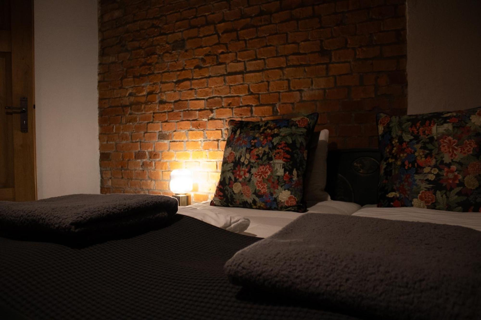 Bed and Breakfast Uroczysko Olesnica Ходзеж Номер фото