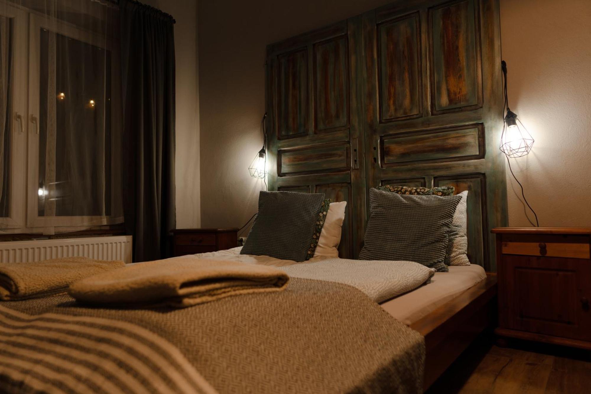 Bed and Breakfast Uroczysko Olesnica Ходзеж Номер фото